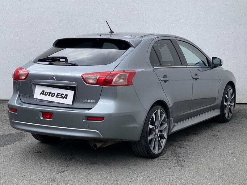 Mitsubishi Lancer
